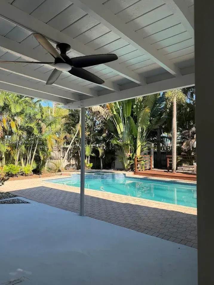 1811 N 40th Ave, Hollywood FL 33021