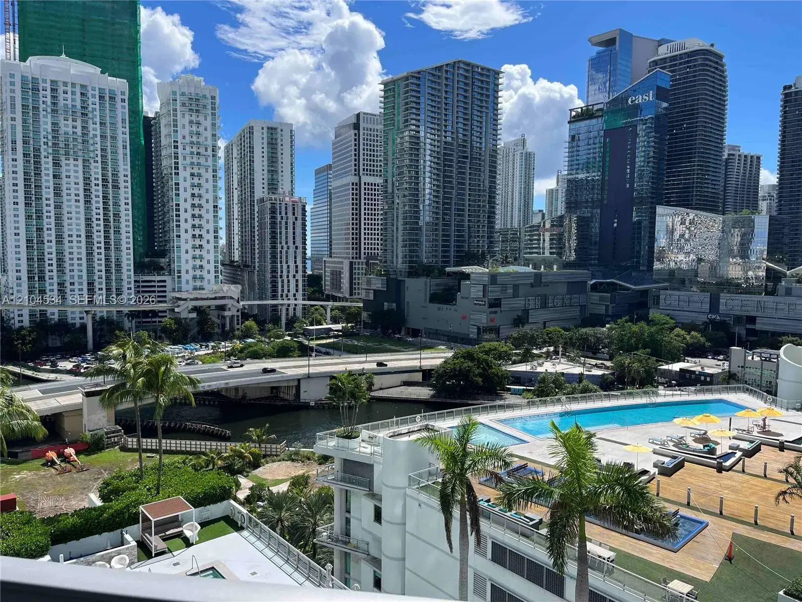 2 bedroom 2 bath Residential for sale at 90 SW 3rd St # 1615, Miami FL 33130