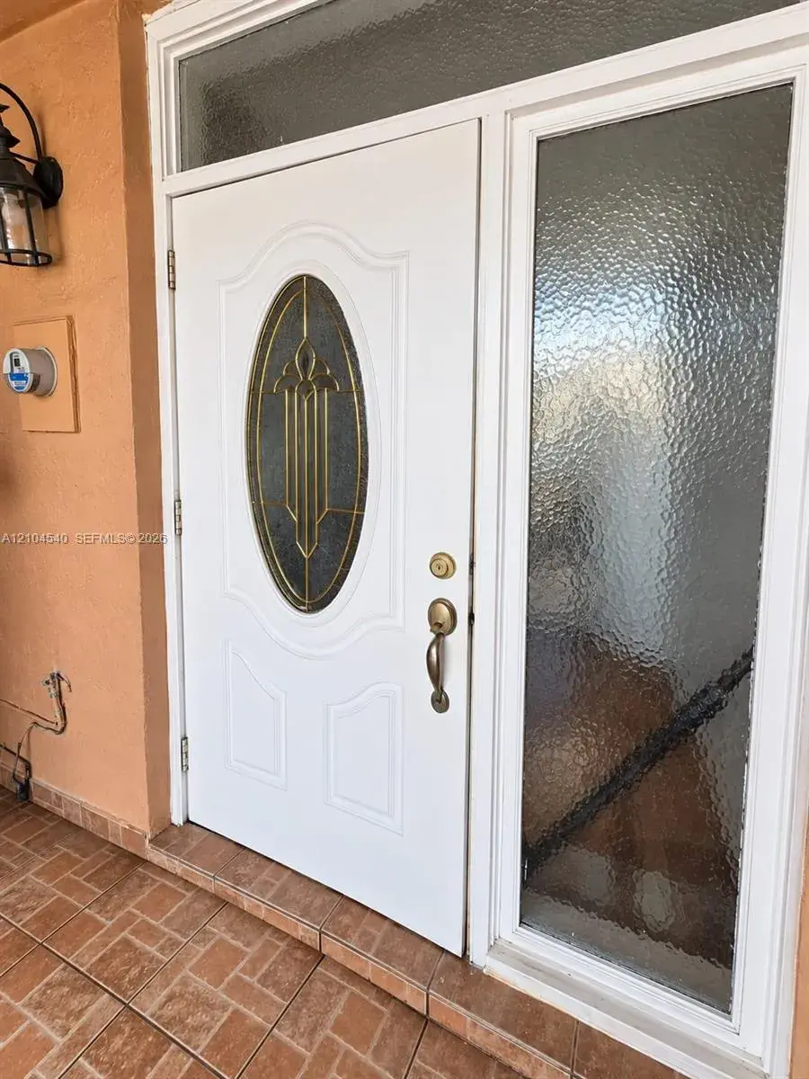 1064 W 42nd St # 9, Hialeah FL 33012
