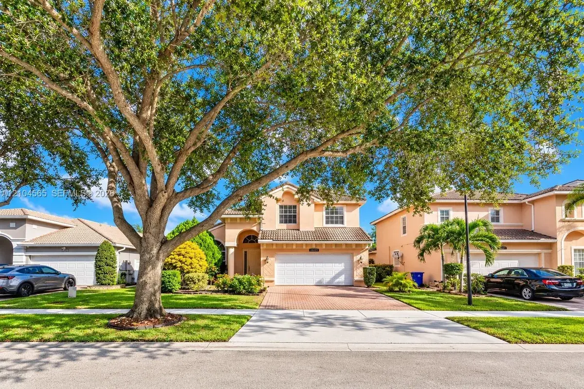 15203 SW 52nd St, Miramar FL 33027