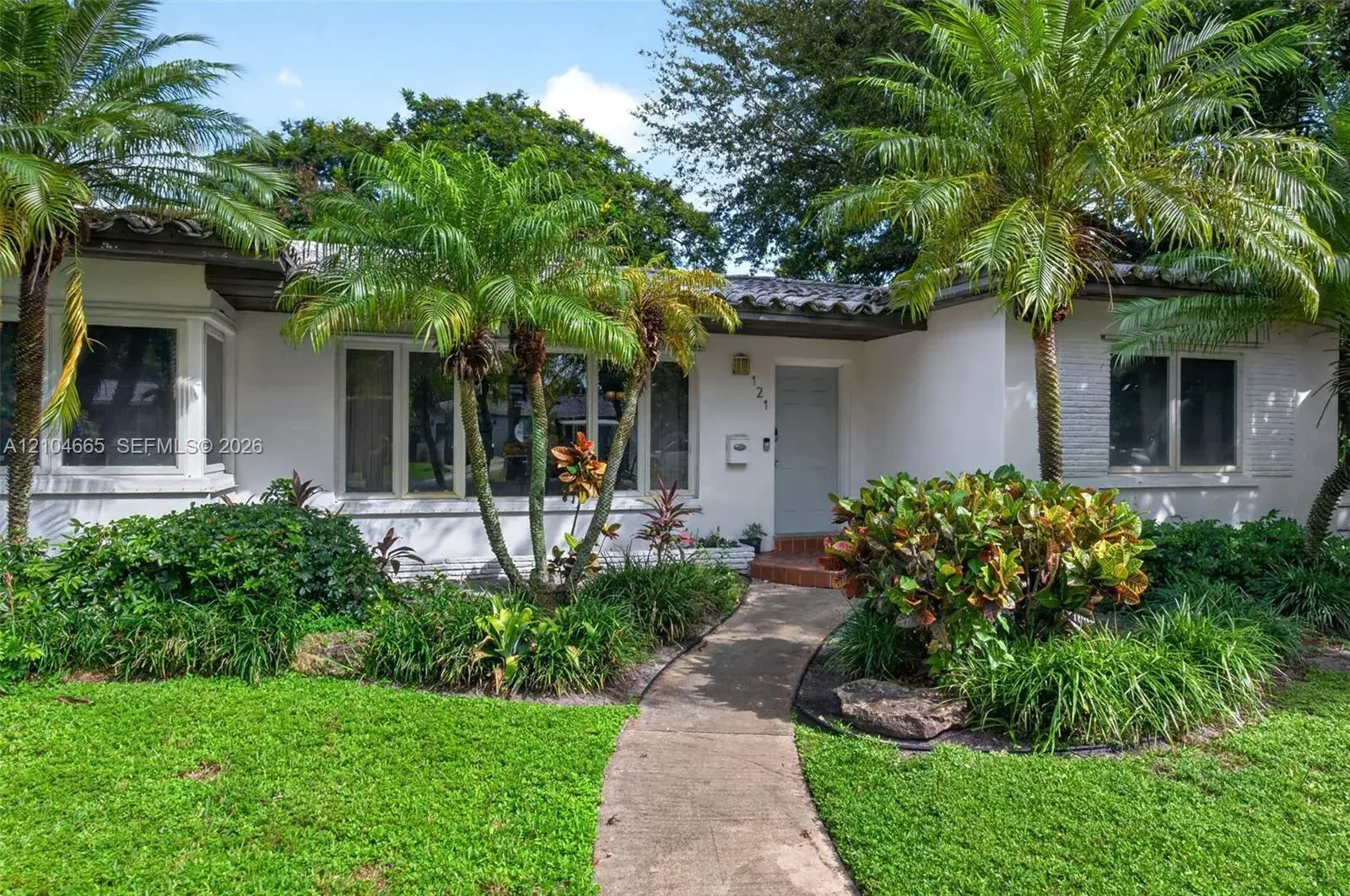3 bedroom 2 bath Residential for sale at 121 NW 104th St, Miami Shores FL 33150