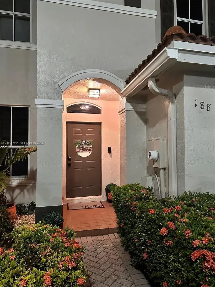 188 Riverwalk Cir, Sunrise FL 33326