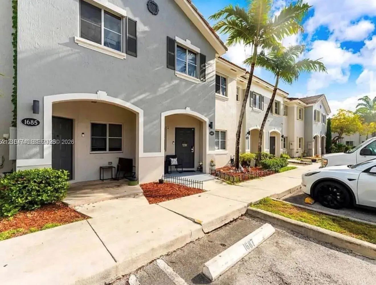 3 bedroom 2 bath Residential for sale at 1687 SE 30th St, Homestead FL 33035