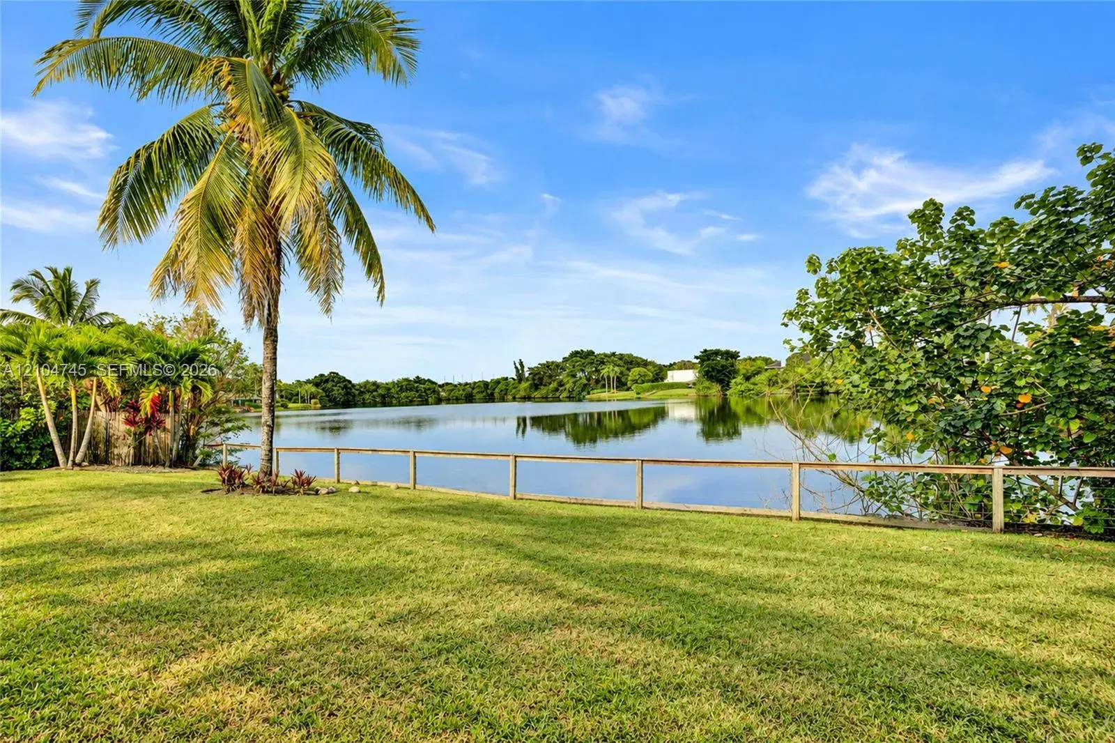 1020 Bayberry Point Dr, Plantation FL 33324
