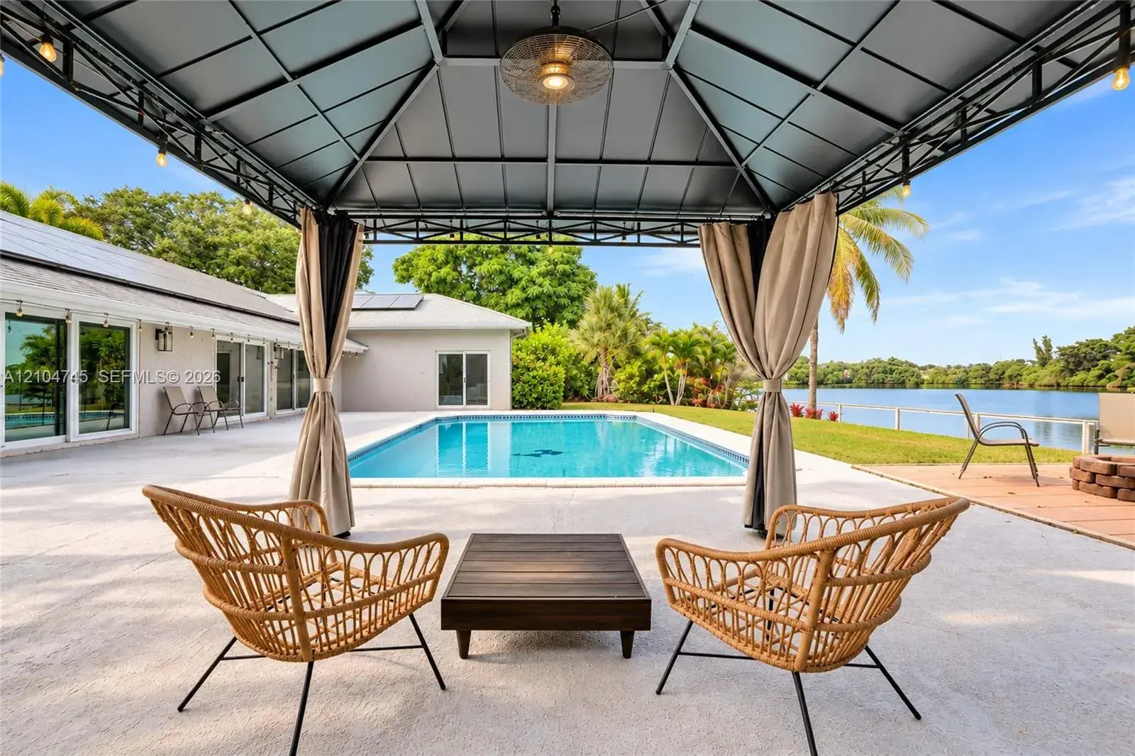 1020 Bayberry Point Dr, Plantation FL 33324