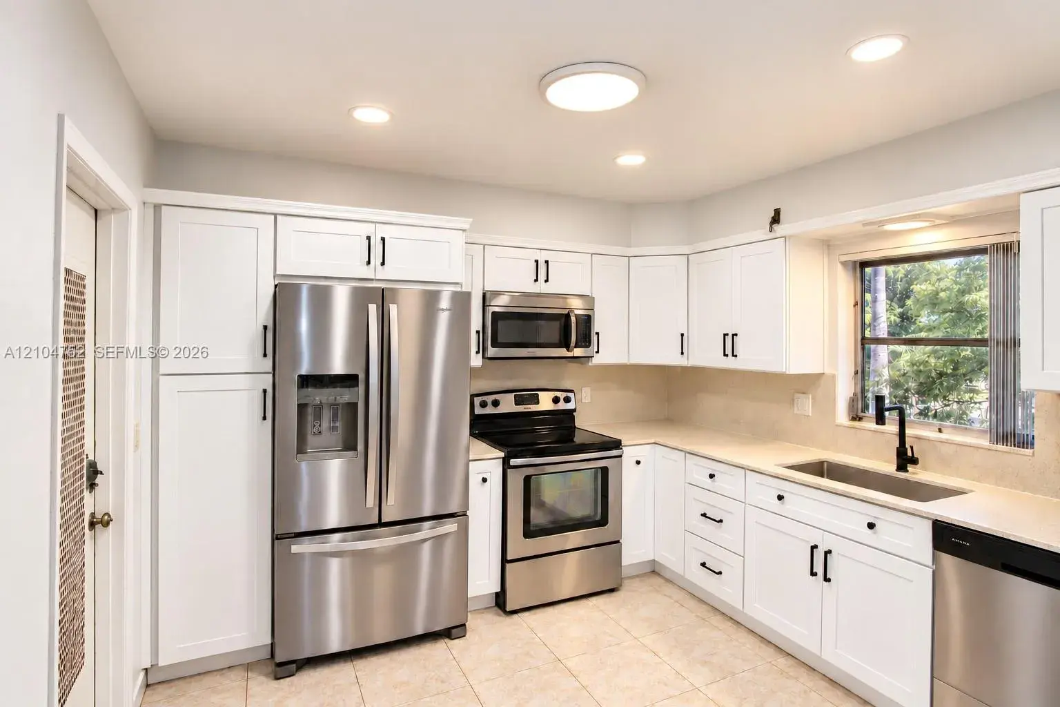 2 bedroom 2 bath Residential for sale at 412 S Luna Ct # 9, Hollywood FL 33021