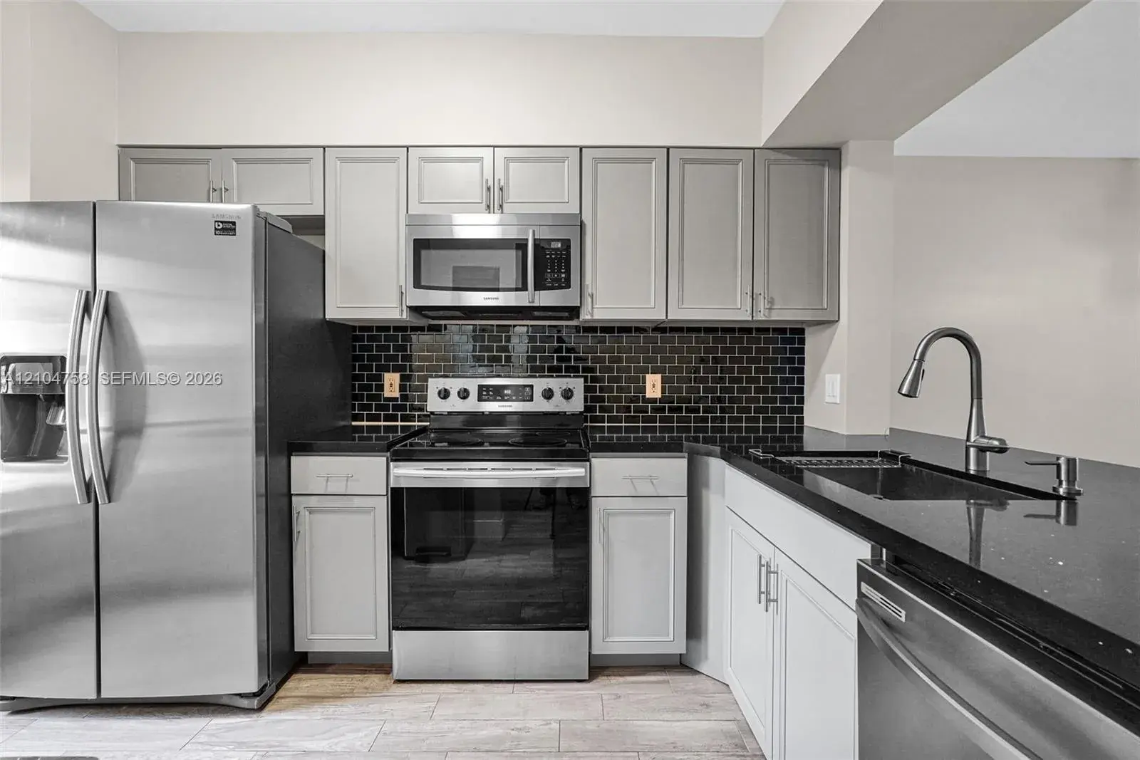 175 SW 96th Ave, Plantation FL 33324