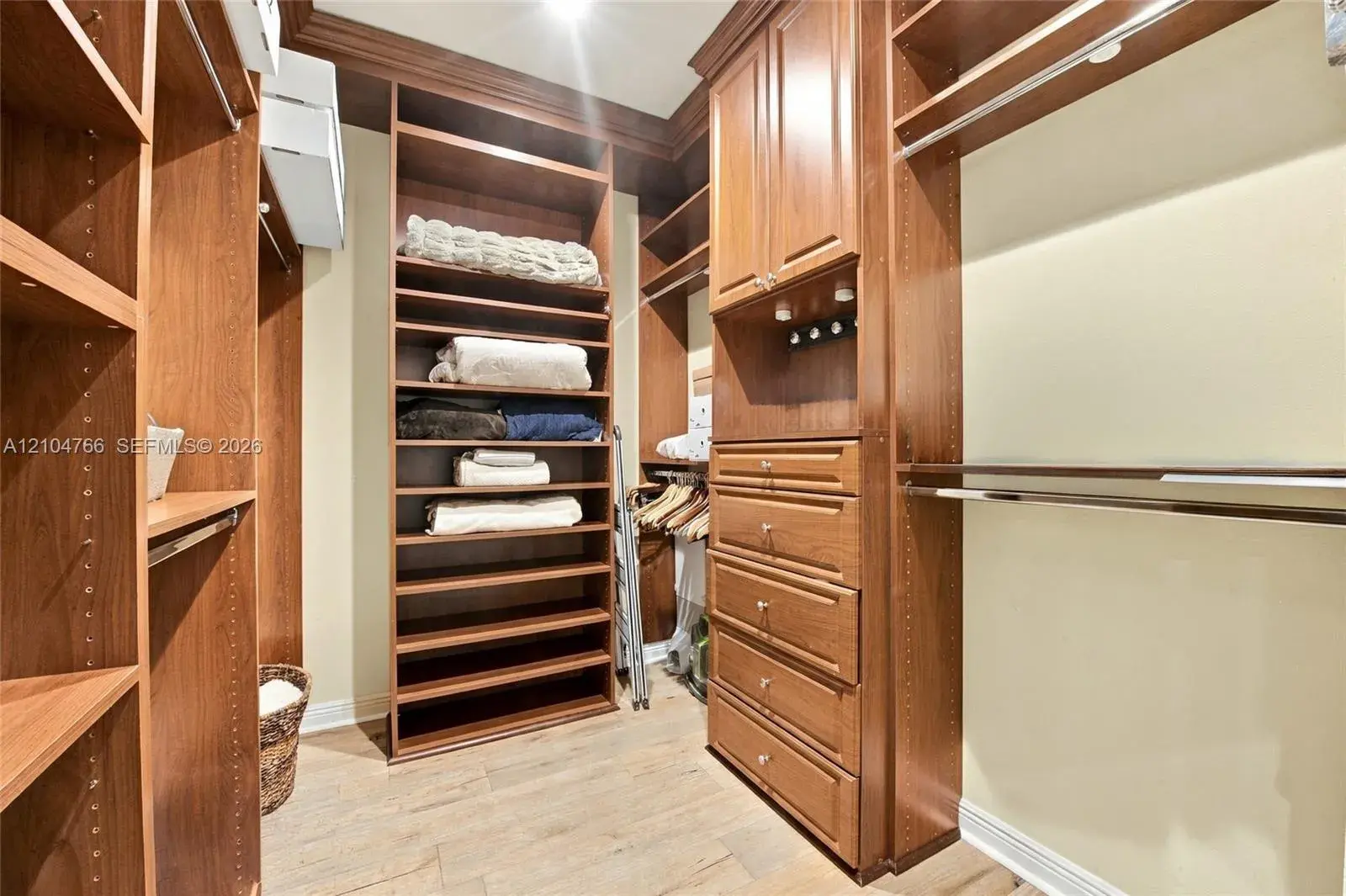 5123 Isabella Dr, Palm Beach Gardens FL 33418