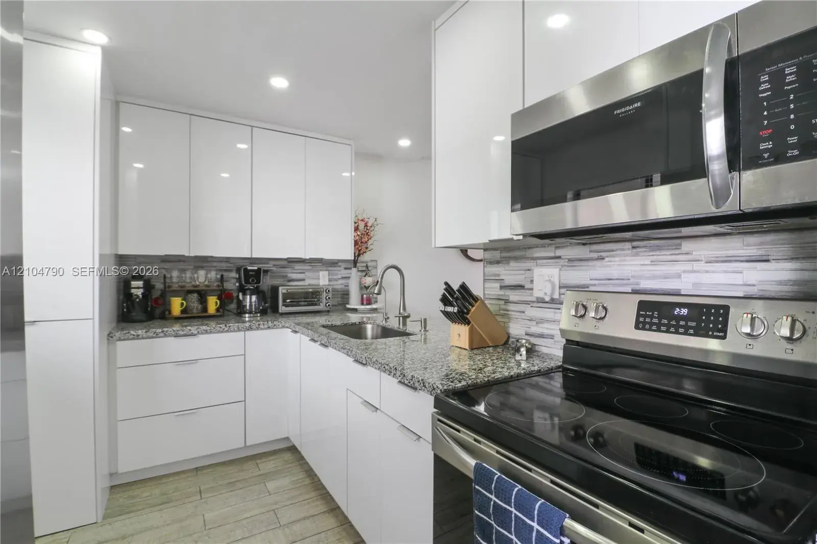 2 bedroom 2 bath Residential for sale at 8075 SW 107th Ave # 312, Miami FL 33173