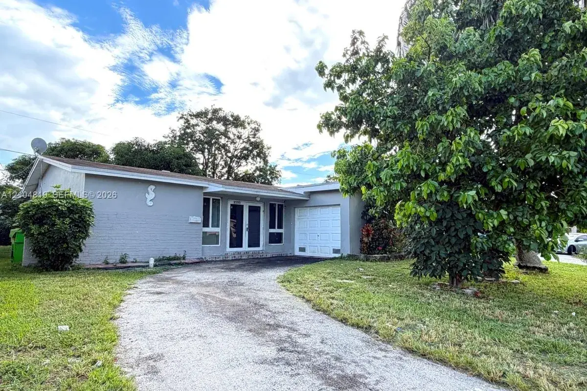 8590 NW 25th Ct, Sunrise FL 33322