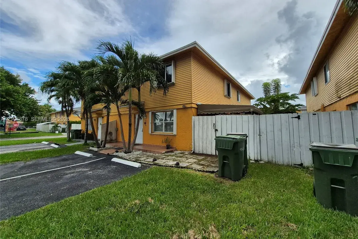 203 NE 12th Ave # 203, Homestead FL 33030