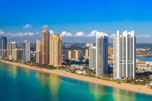 1 bedroom 1 bath Residential for sale at 17021 N Bay Rd # 428, Sunny Isles Beach FL 33160