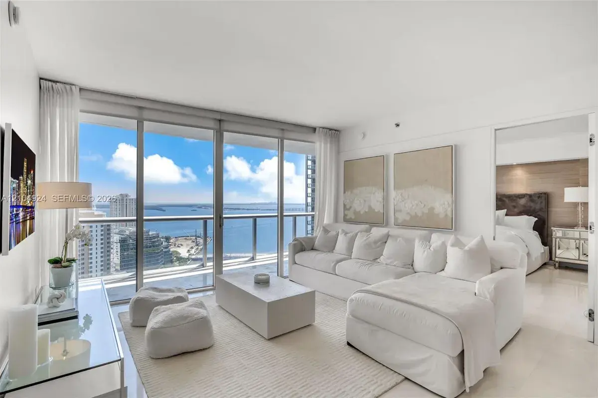 465 Brickell Ave # 2703, Miami FL 33131