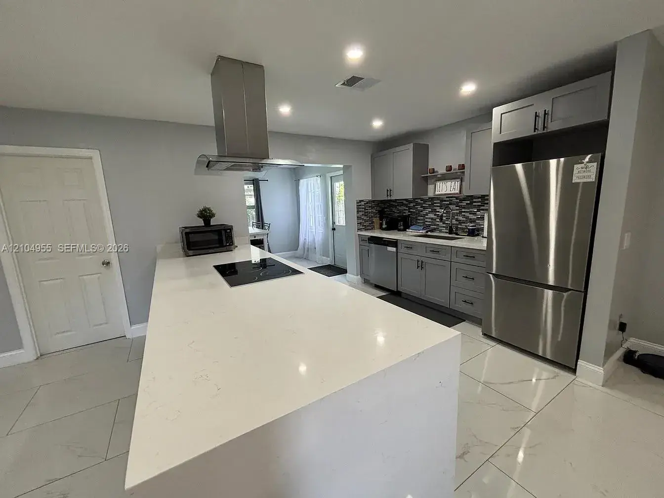 9162 NW 26th Pl, Sunrise FL 33322