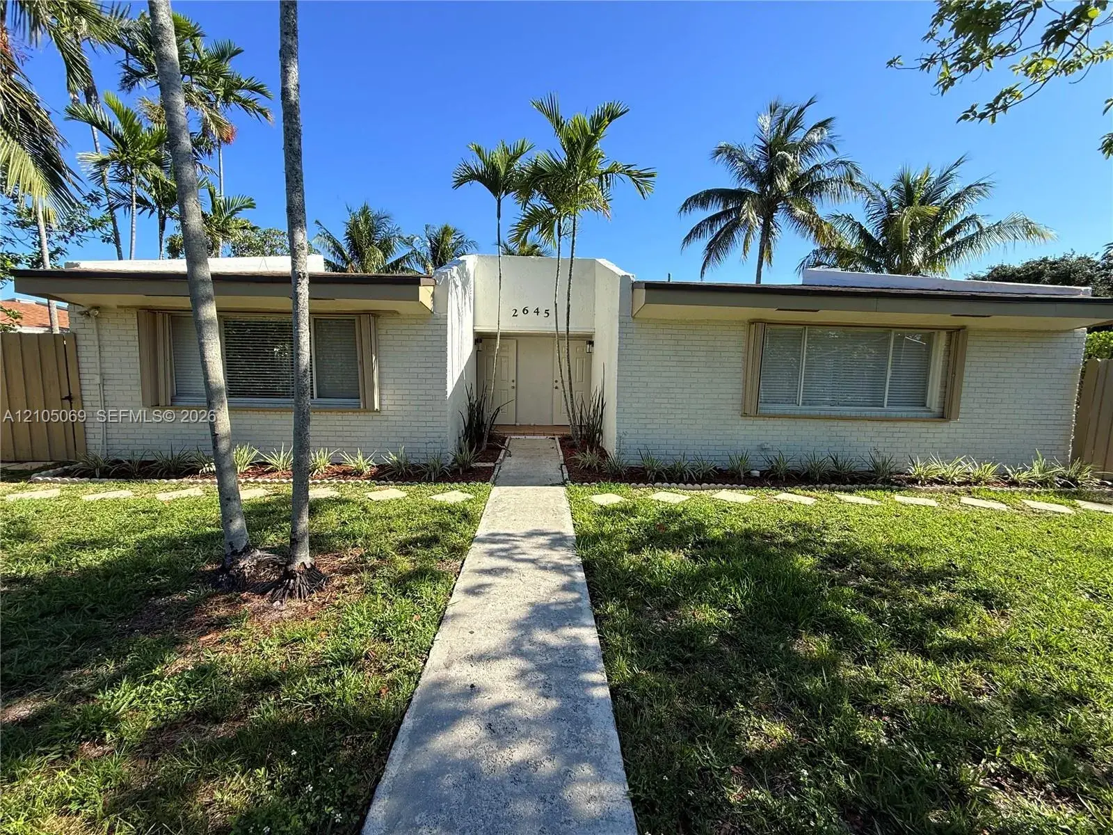 3 bedroom 1 bath Residential Lease for rent at 2645 Riverland Dr # 2, Fort Lauderdale FL 33312