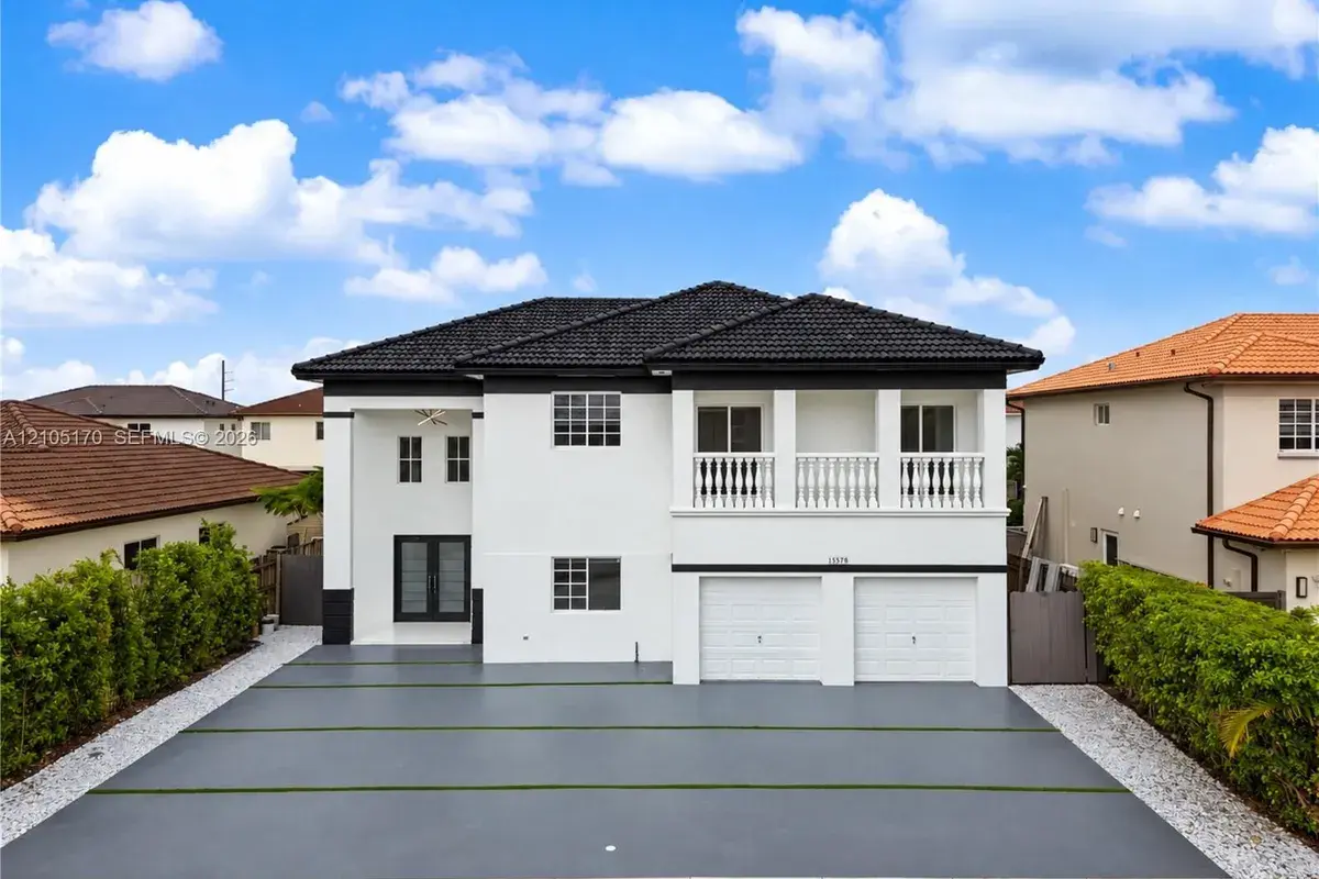 15579 SW 10th Ln, Miami FL 33194