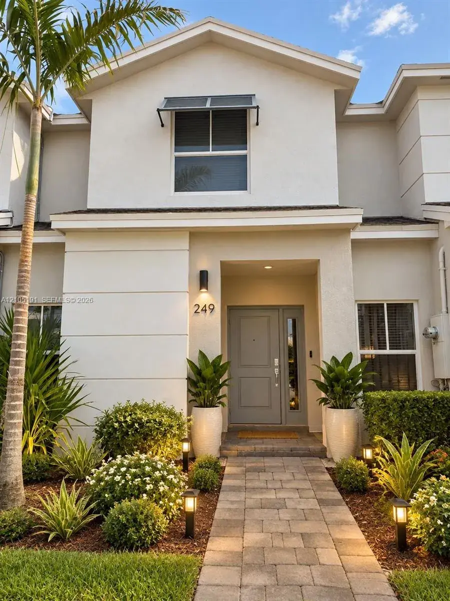 3 bedroom 3 bath Residential for sale at 249 NE 3rd Ct, Florida City FL 33034