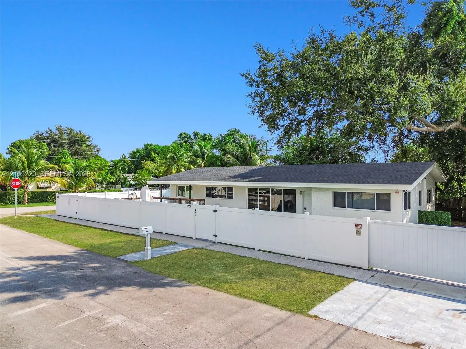 3 bedroom 2 bath Residential for sale at 17251 NE 2nd Ct, North Miami Beach FL 33162
