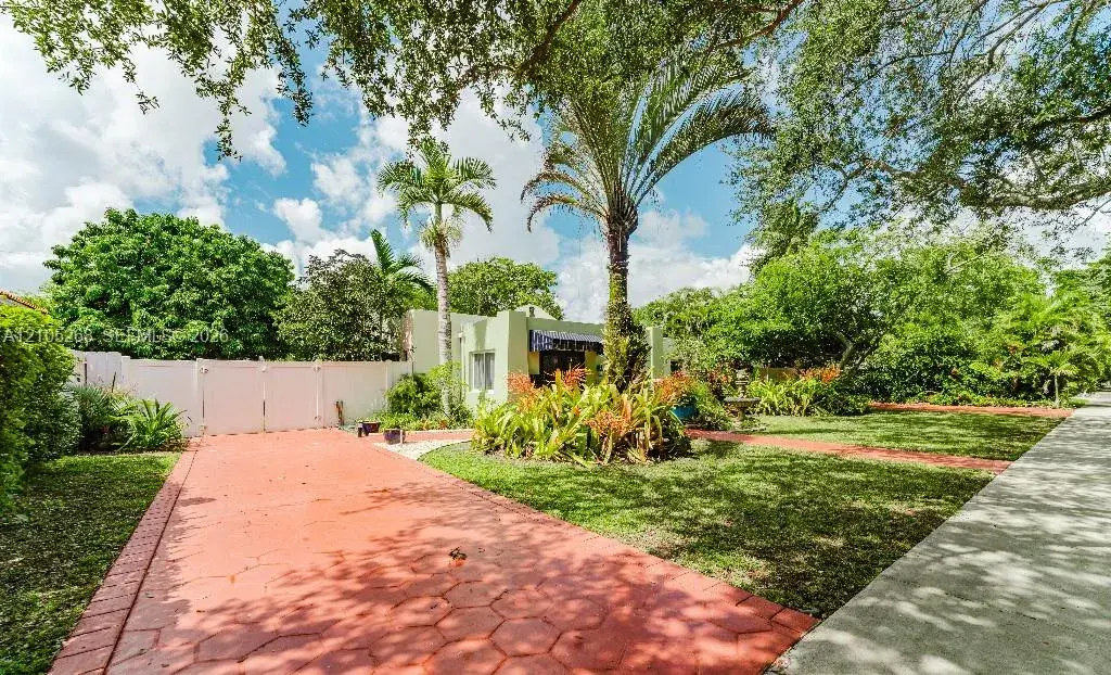 230 Miami Springs Ave, Miami Springs FL 33166