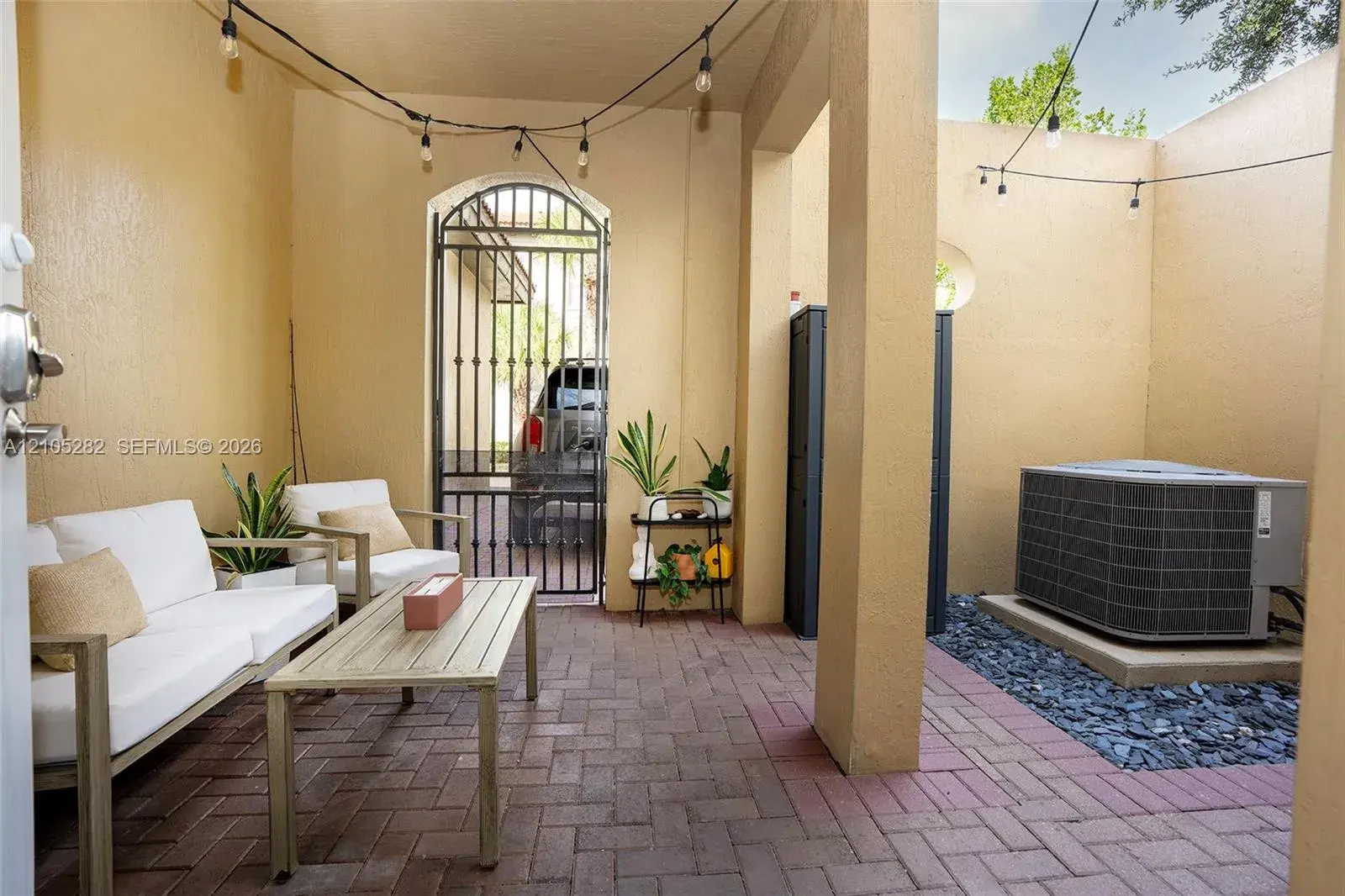 1104 SW 146th Ter, Pembroke Pines FL 33027
