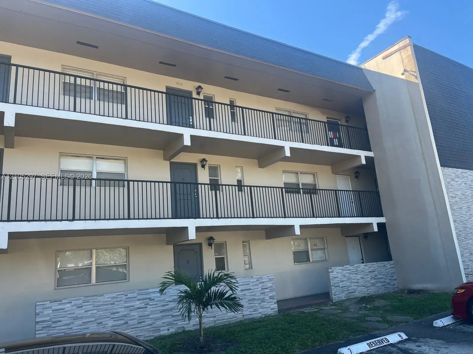 2 bedroom 2 bath Residential for sale at 7910 N Colony Cir N # 105, Tamarac FL 33321
