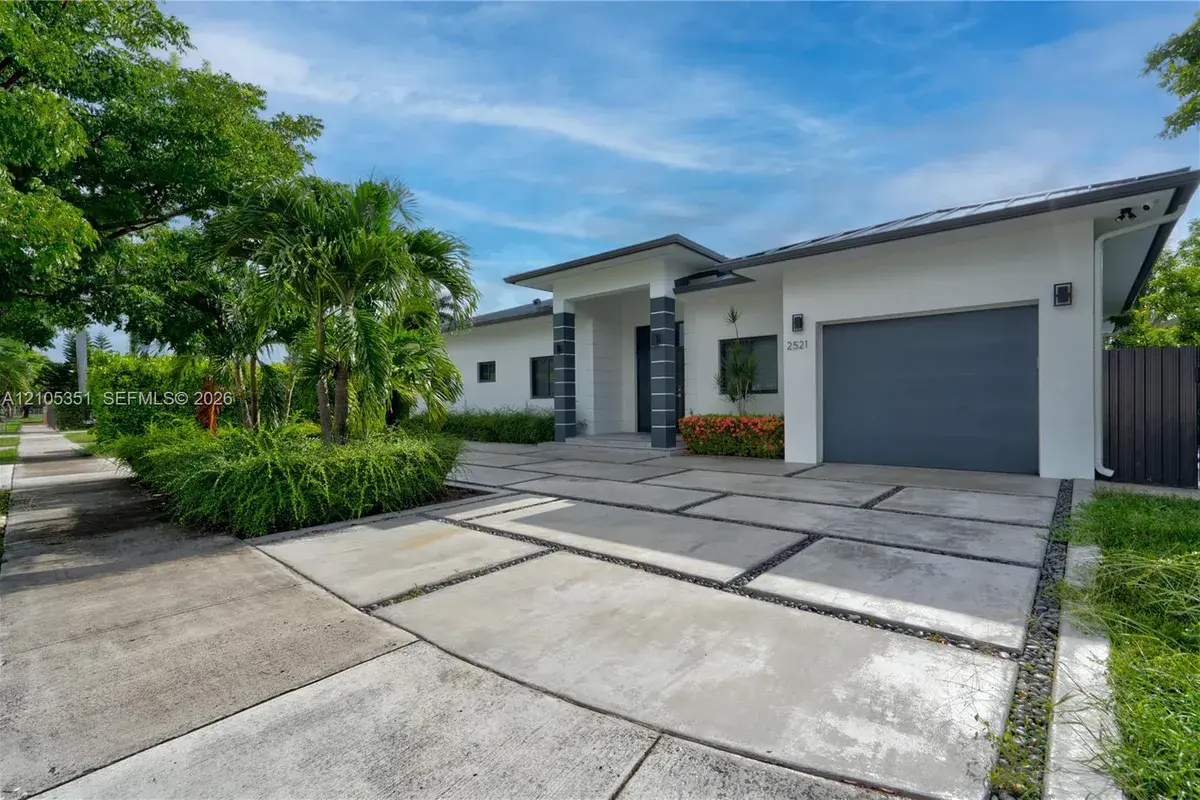 2521 SW 105th Ave, Miami FL 33165