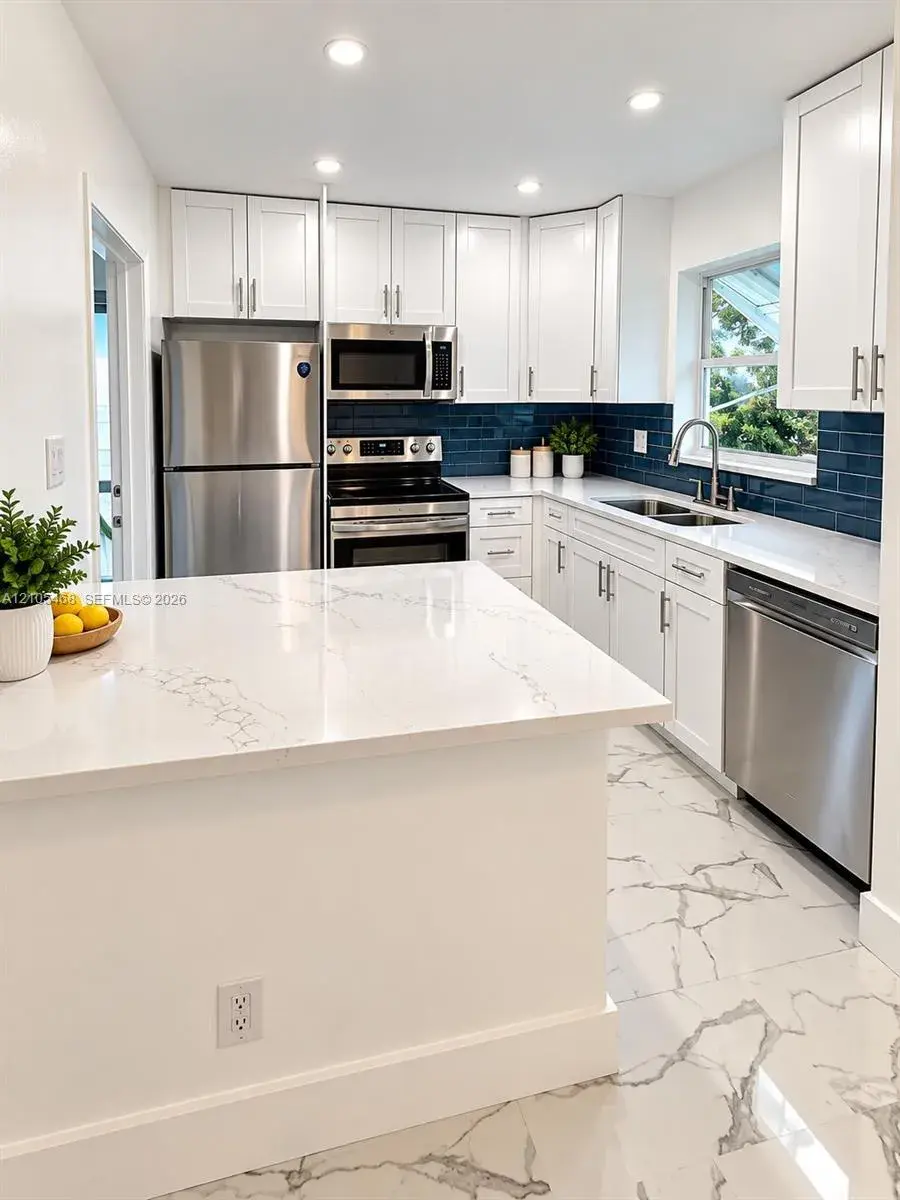 2 bedroom 2 bath Residential for sale at 5300 Washington St # I201, Hollywood FL 33021