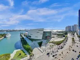 888 Biscayne Blvd # 811, Miami FL 33132