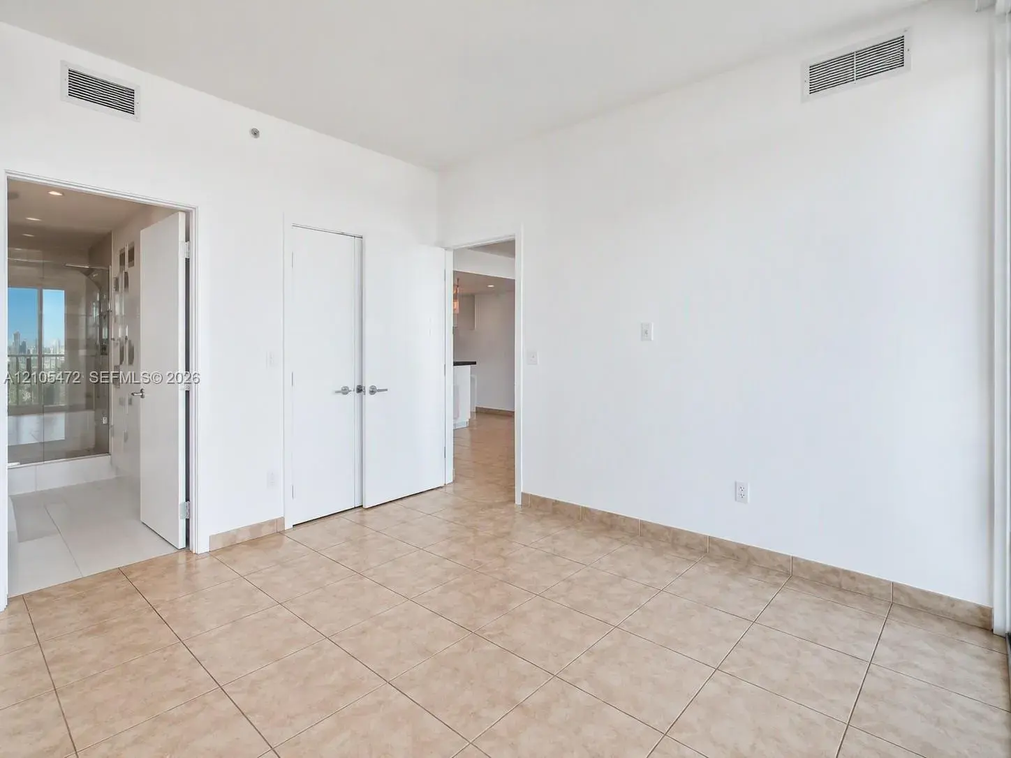 888 Biscayne Blvd # 811, Miami FL 33132