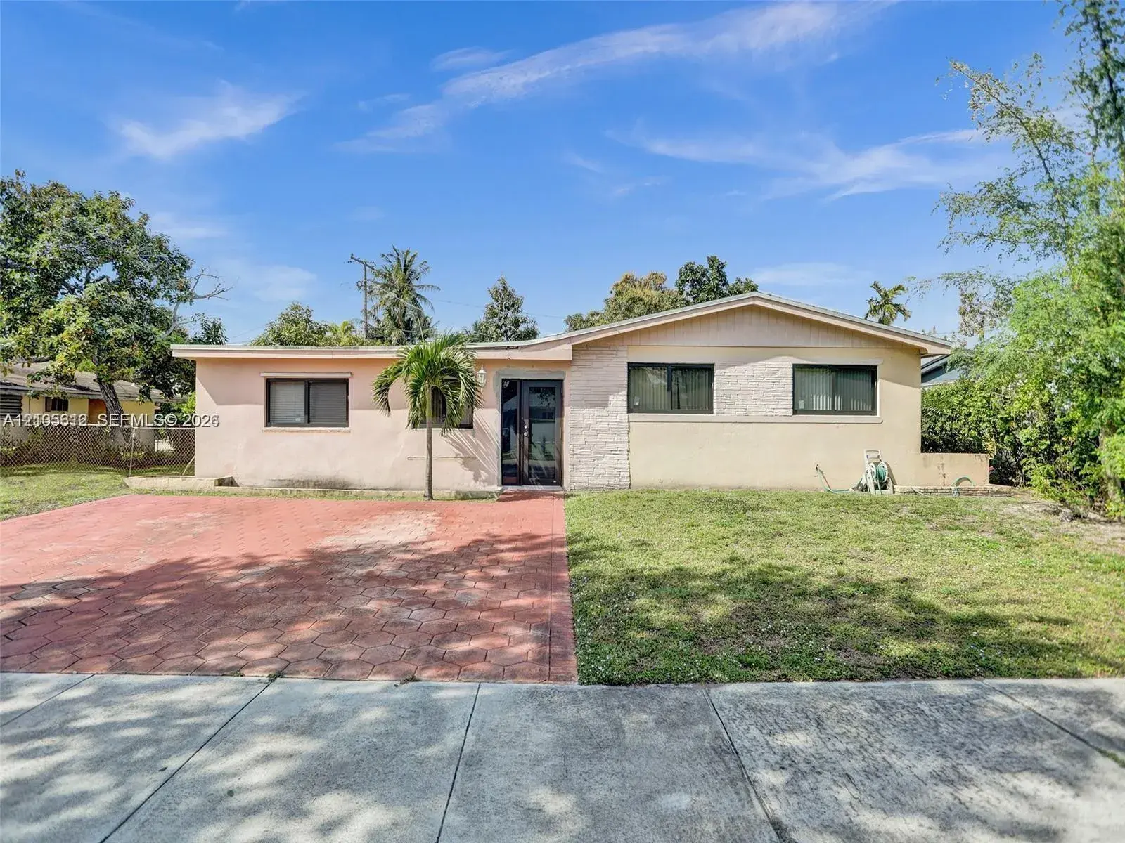 4 bedroom 3 bath Residential for sale at 471 NE 180th Dr, North Miami Beach FL 33162