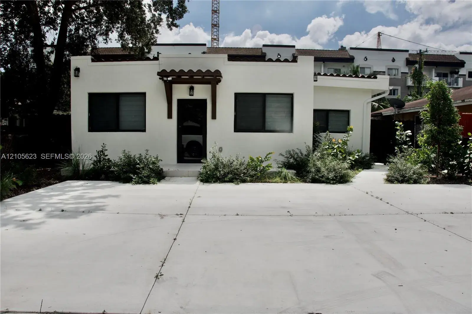 158 E 4th St, Hialeah FL 33010