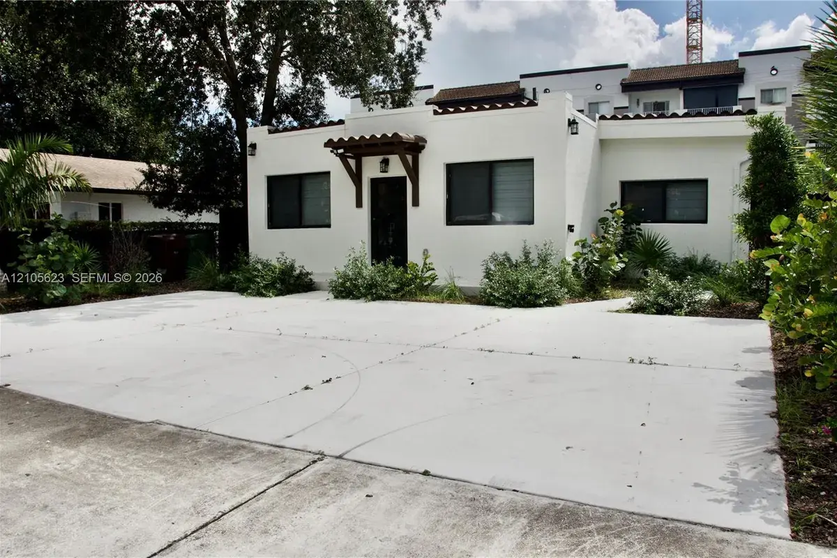 158 E 4th St, Hialeah FL 33010