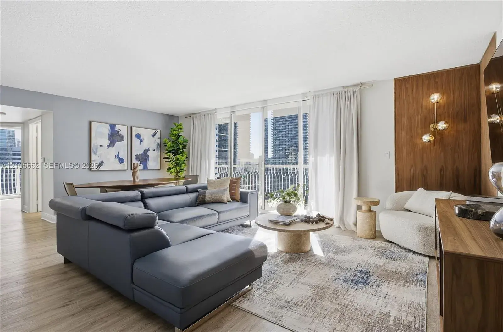 2 bedroom 2 bath Residential for sale at 1200 Brickell Bay Dr # 1723, Miami FL 33131