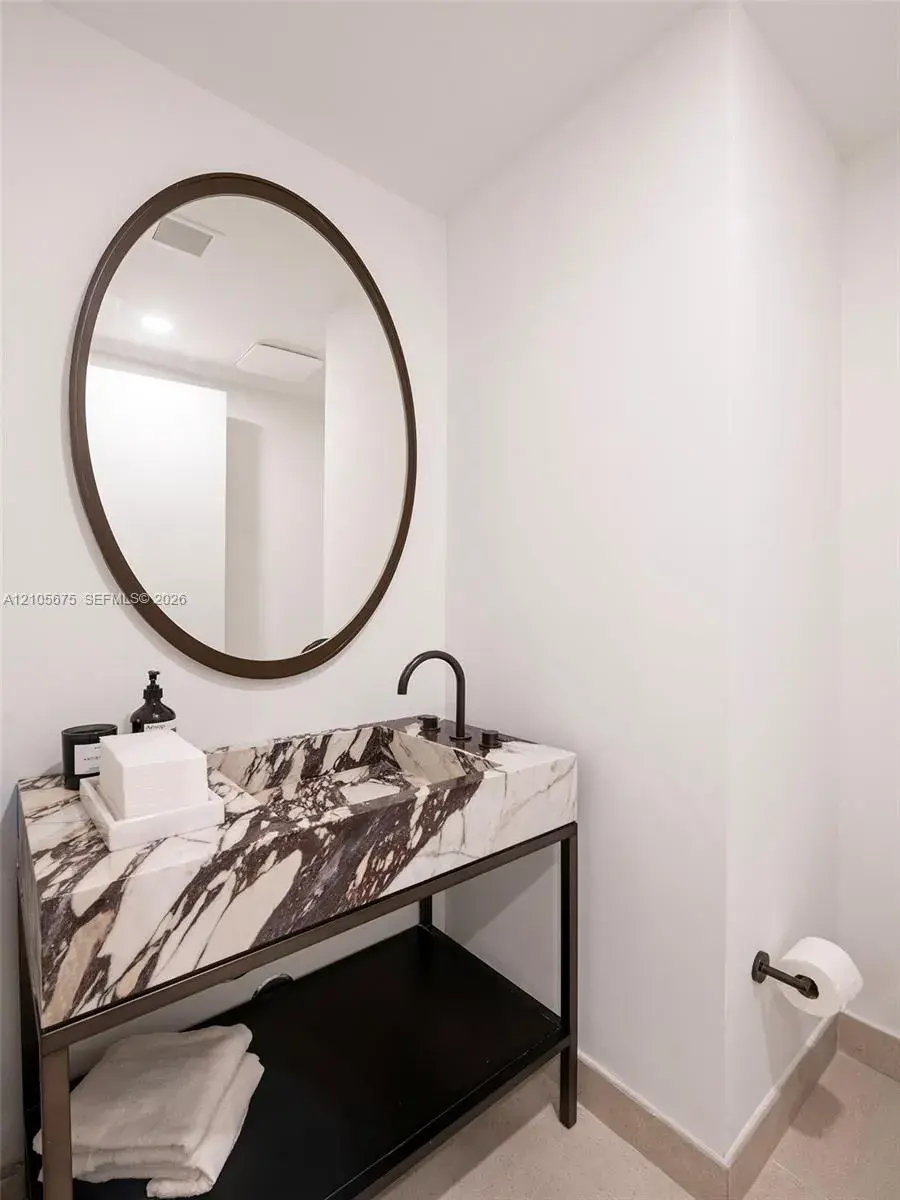 2200 Brickell Ave, Miami FL 33129
