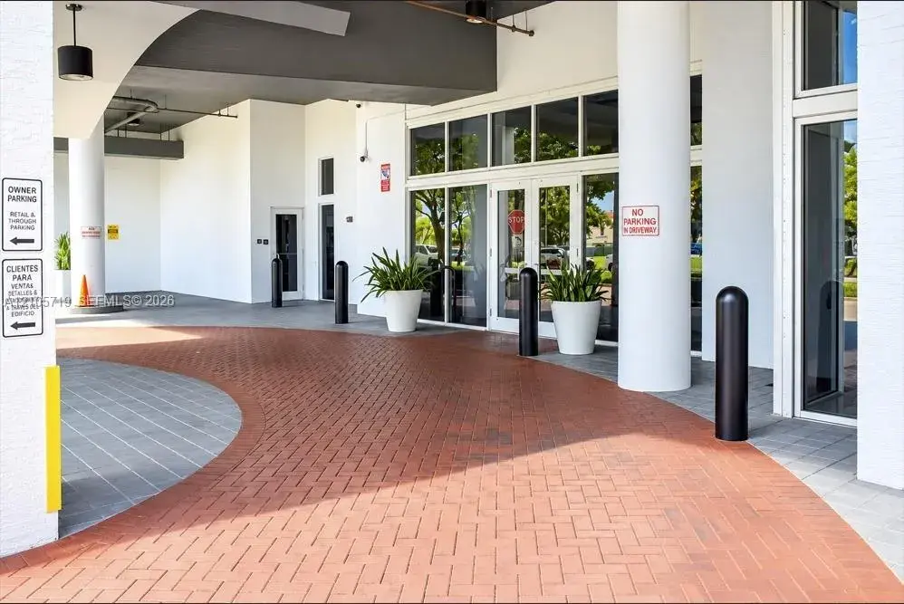 1 Glen Royal Pkwy # 1510, Miami FL 33125
