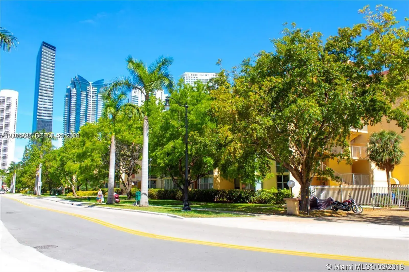 1 bedroom 1 bath Residential for sale at 200 172nd St # 101, Sunny Isles Beach FL 33160