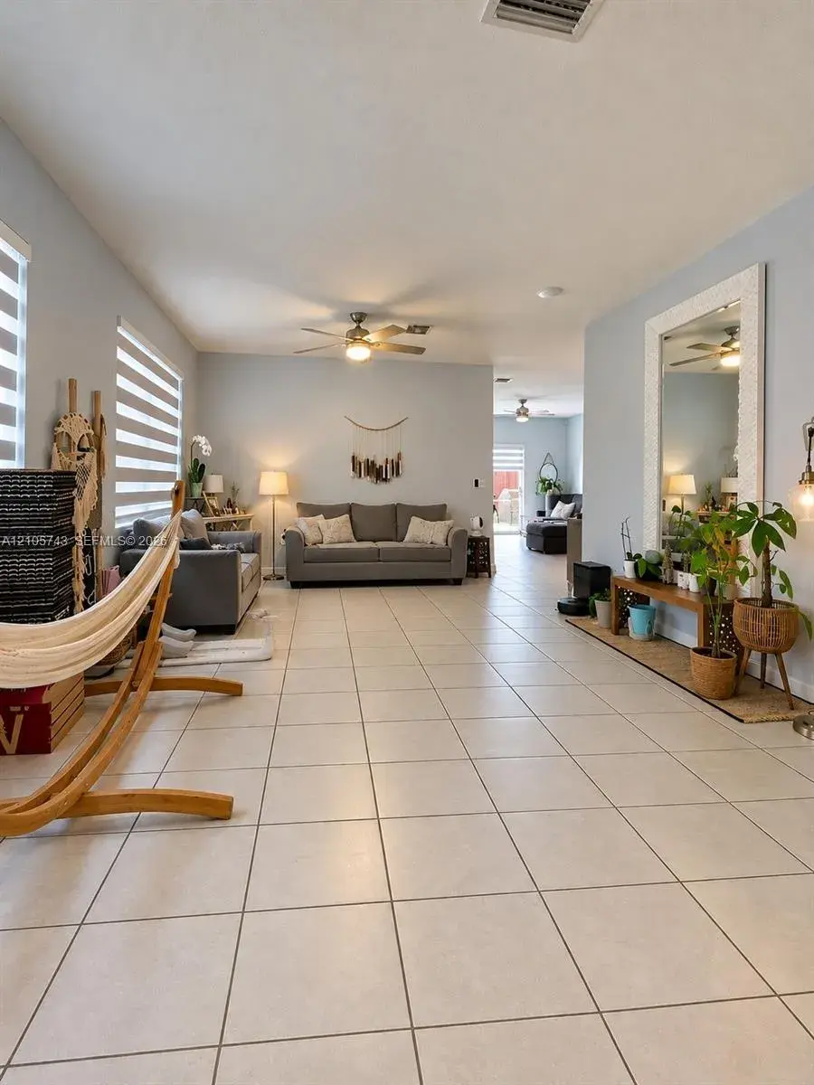 1402 SE 26th Ter, Homestead FL 33035