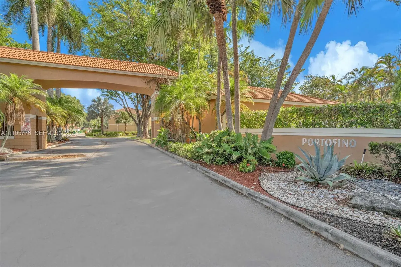 4 bedroom 2 bath Residential for sale at 11211 Lakeview Dr # O, Coral Springs FL 33071