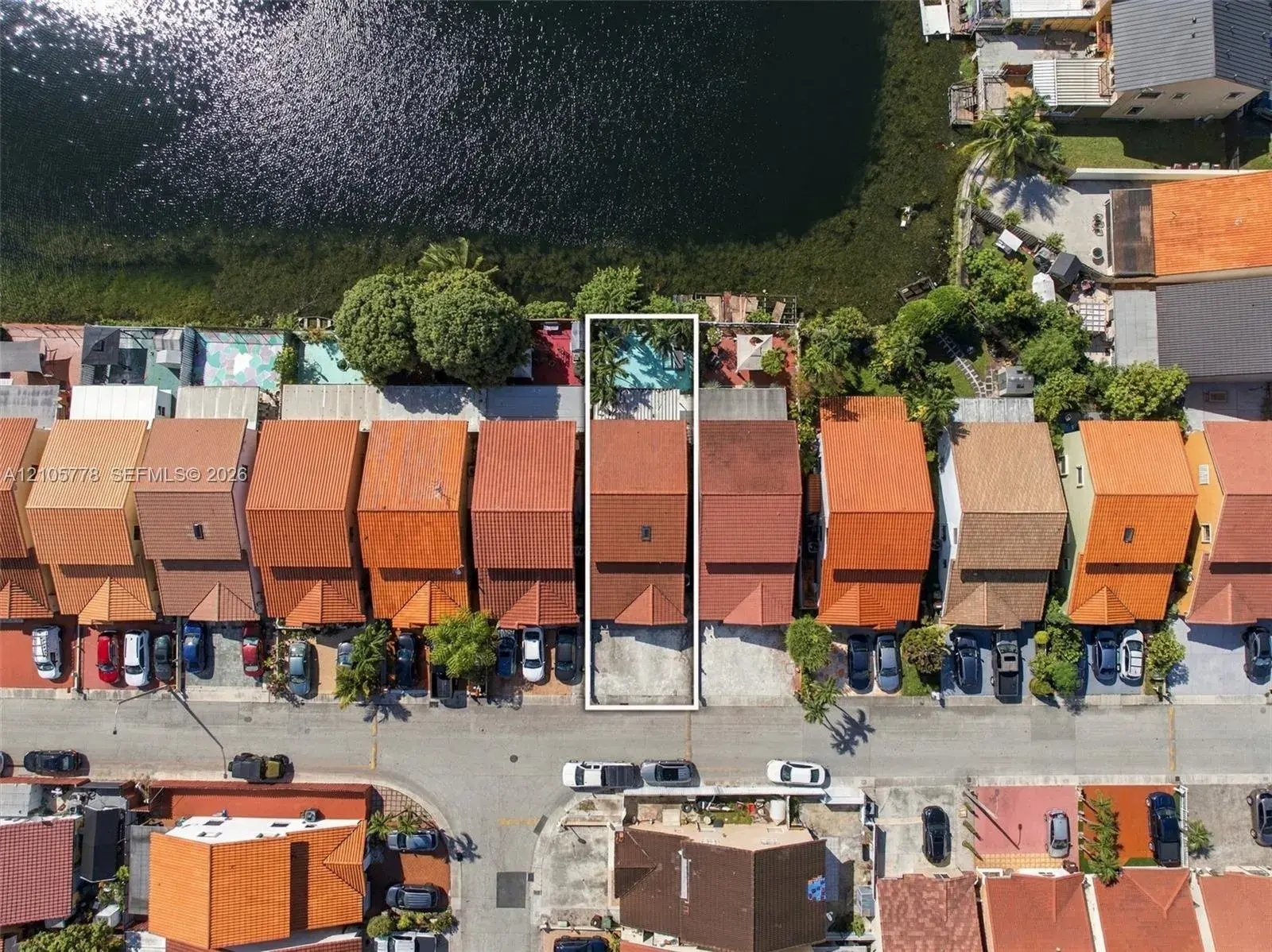 2756 W 54th St, Hialeah FL 33016