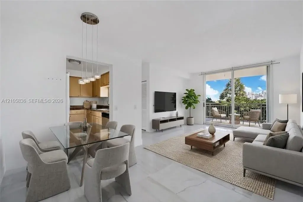 2 bedroom 2 bath Residential for sale at 2475 Brickell Ave # 704, Miami FL 33129