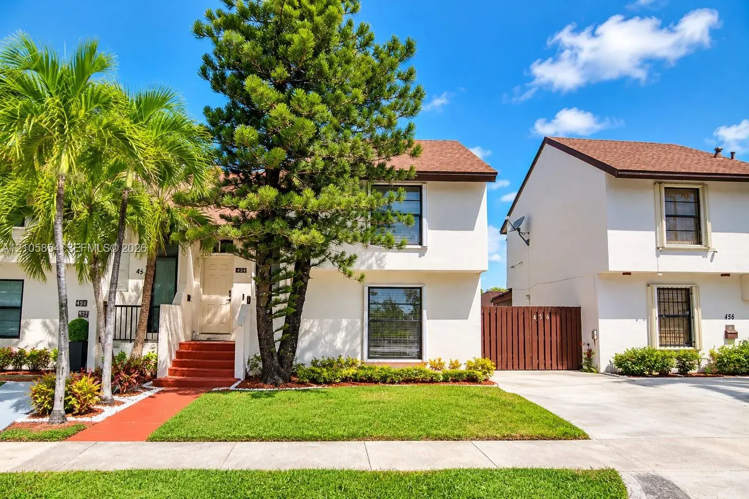 454 NW 97th Pl, Miami FL 33172