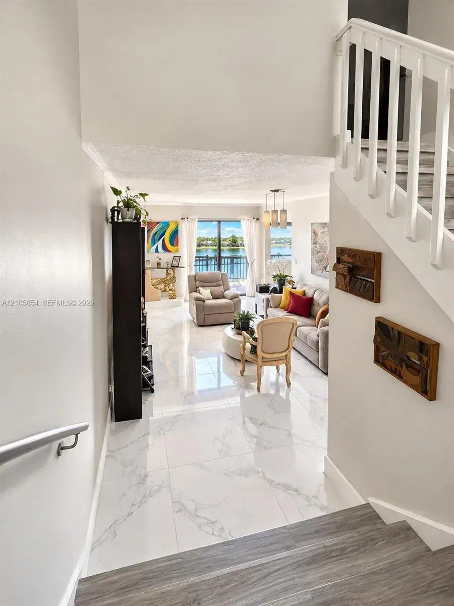 454 NW 97th Pl, Miami FL 33172