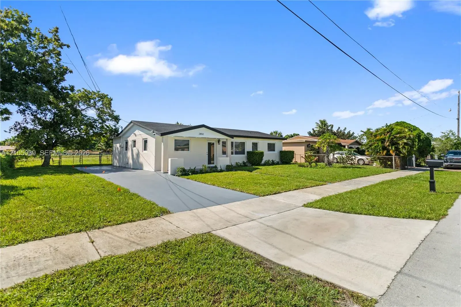 2850 NW 205th St, Miami Gardens FL 33056