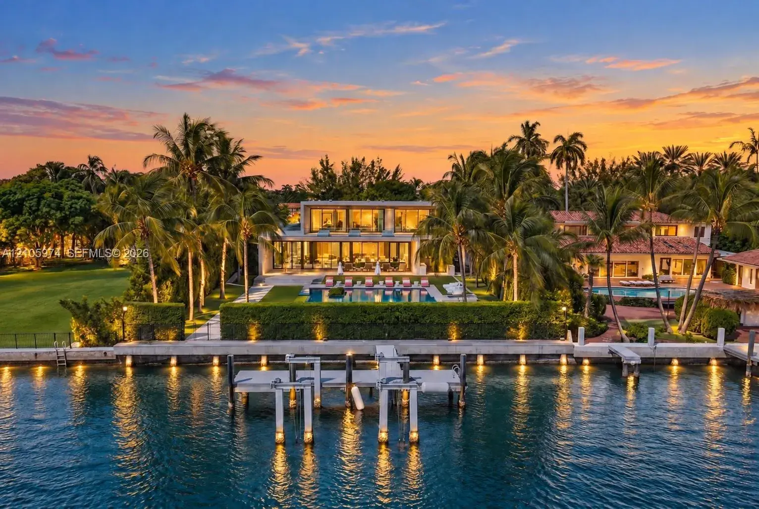 8 bedroom 8 bath Residential for sale at 4395 Pine Tree Dr, Miami Beach FL 33140