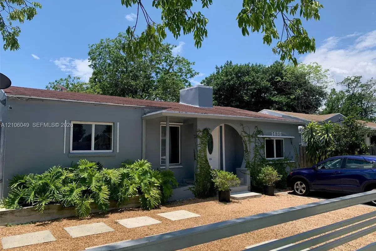 1438 NW 27th St, Miami FL 33142