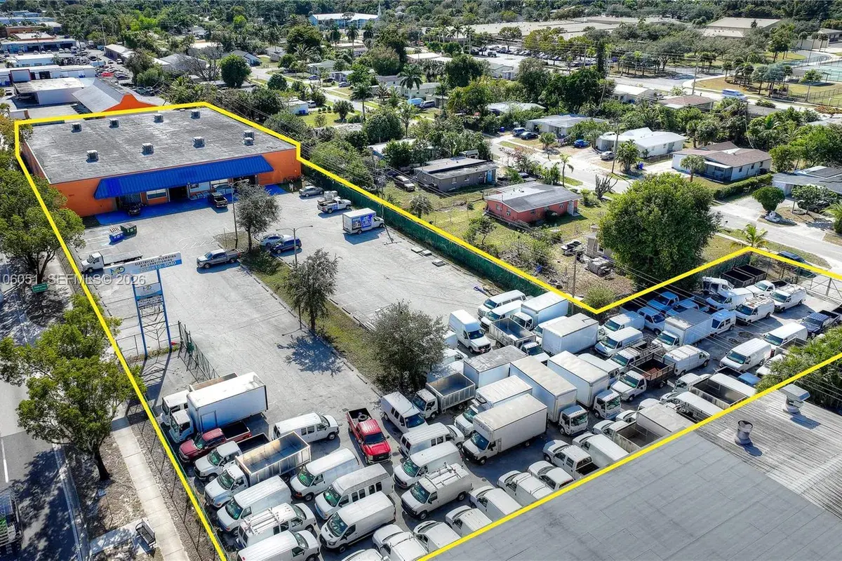 3040 Fowler Street, Fort Myers FL 33901