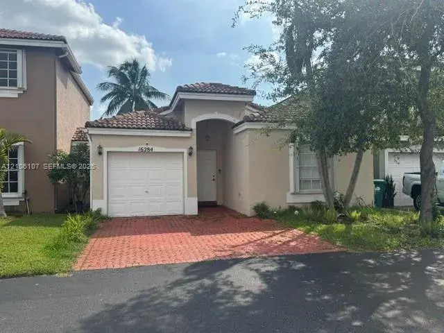 3 bedroom 2 bath Residential for sale at 16284 SW 100th Ter, Miami FL 33196