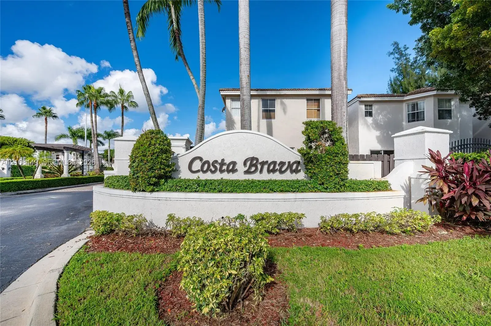 2 bedroom 2 bath Residential for sale at 4865 NW 108th Path, Doral FL 33178