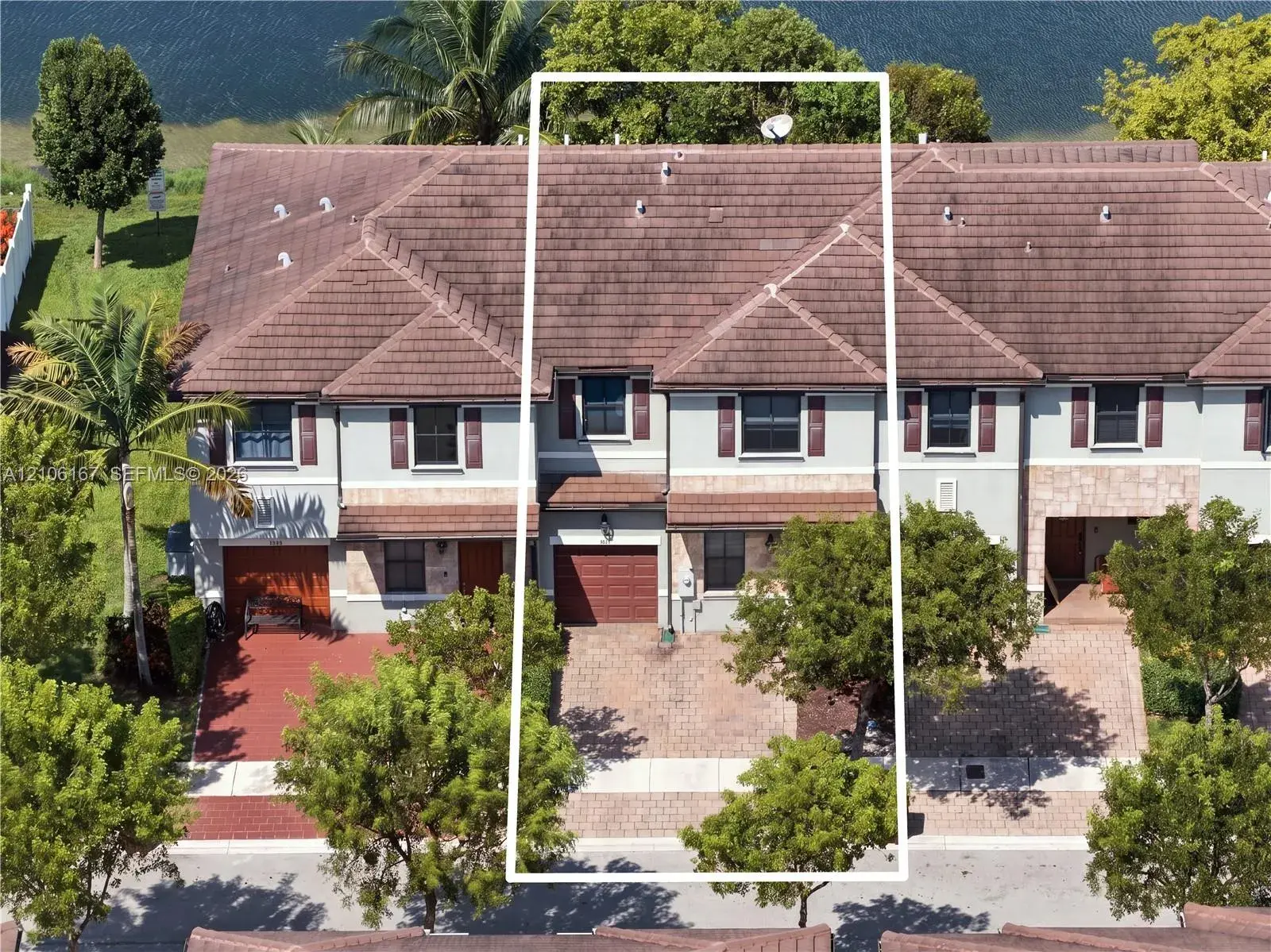 3 bedroom 3 bath Residential for sale at 3277 W 100th Ter, Hialeah FL 33018