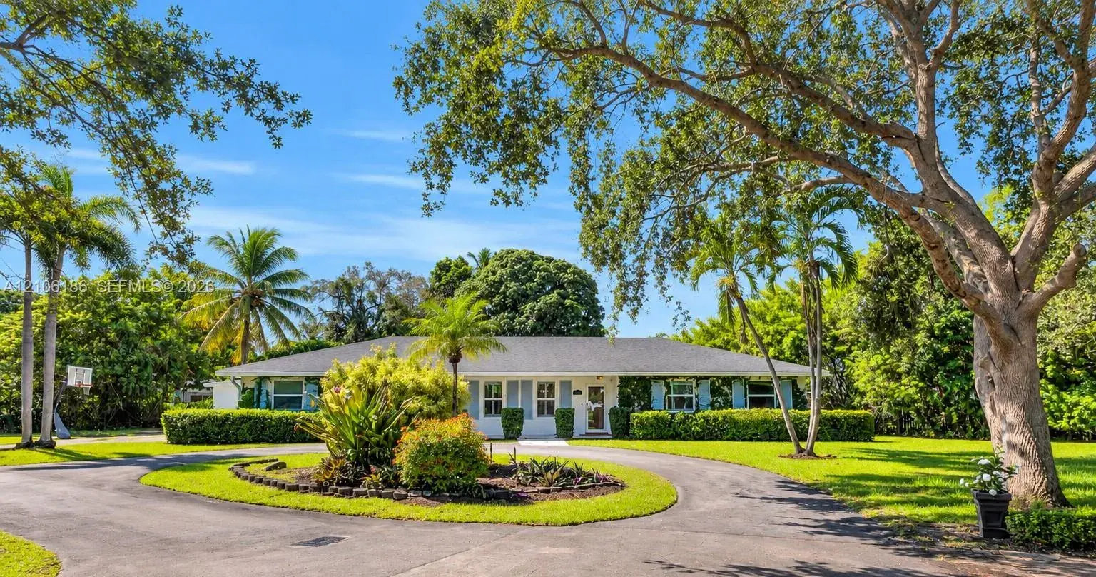 4 bedroom 3 bath Residential for sale at 8600 SW 145th St, Palmetto Bay FL 33158